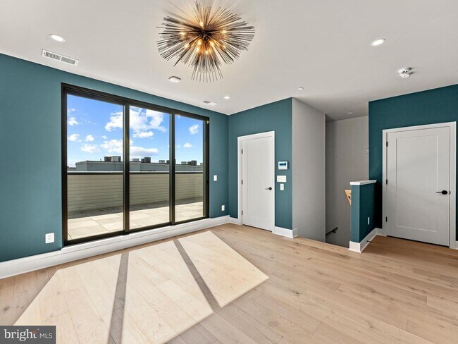 Building Photo - 2015 Tysons Ridgeline Rd