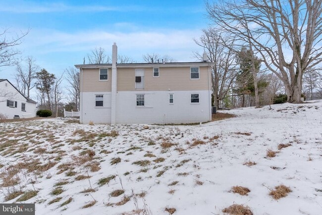 Building Photo - 383 Sollers Wharf Rd