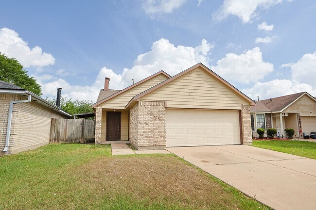 Building Photo - 19938 Laurel Trail Dr