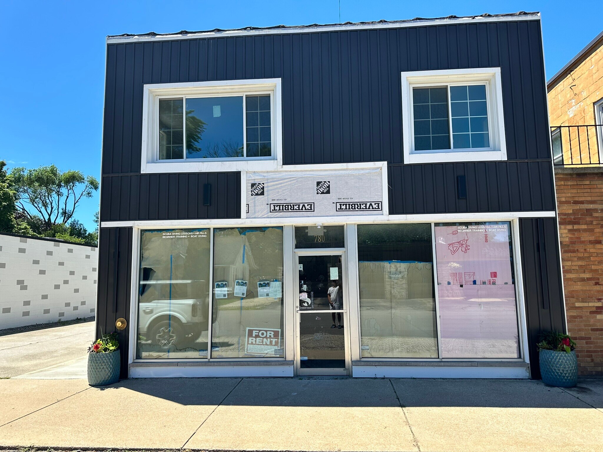 Building Photo - 780 Columbia Ave