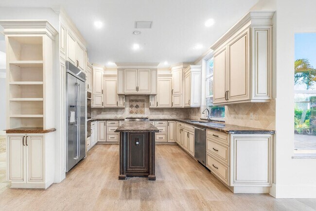 Building Photo - 257 Spoonbill Ln N