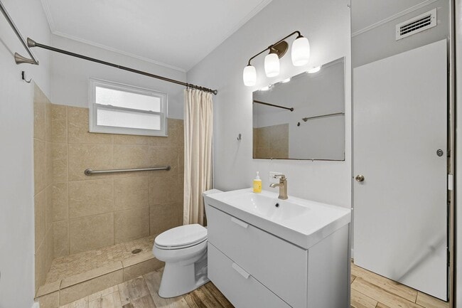 Building Photo - 6236 S Martindale Ave