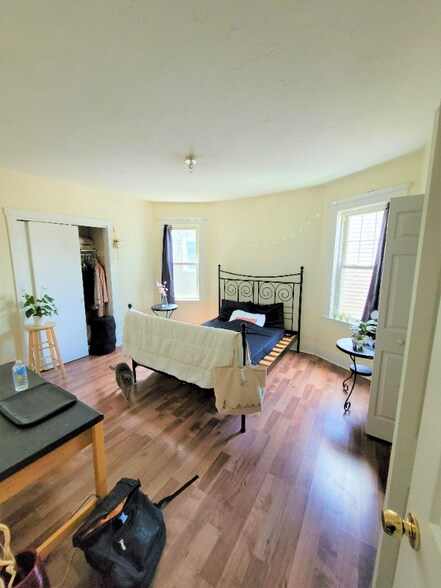 Primary Photo - 1 Ridgewood St