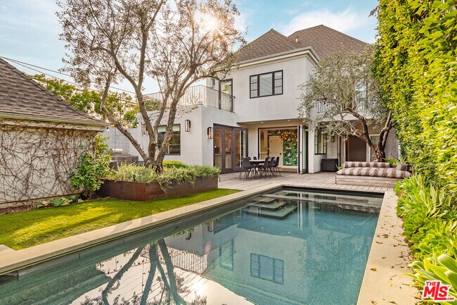 Primary Photo - 100 N La Jolla Ave