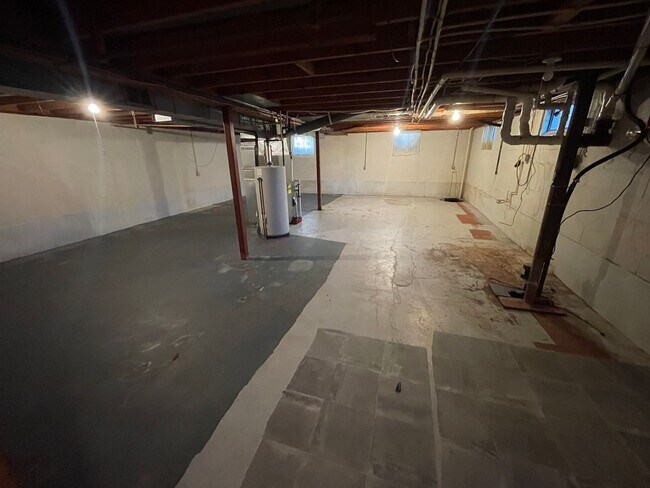 Building Photo - Brick Home w/ Detached Garage For Rent Shelbyville