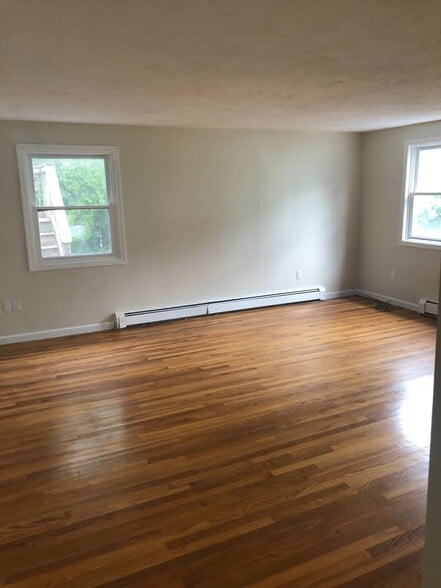 HUGE primary bedroom - 89 Congress St