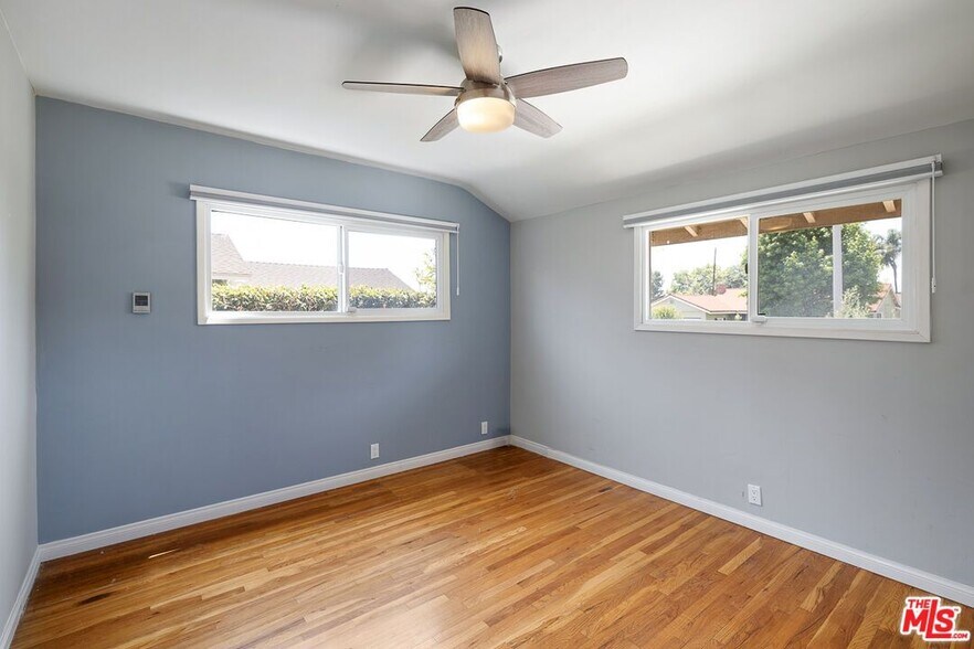 Building Photo - 826 Crestfield Dr