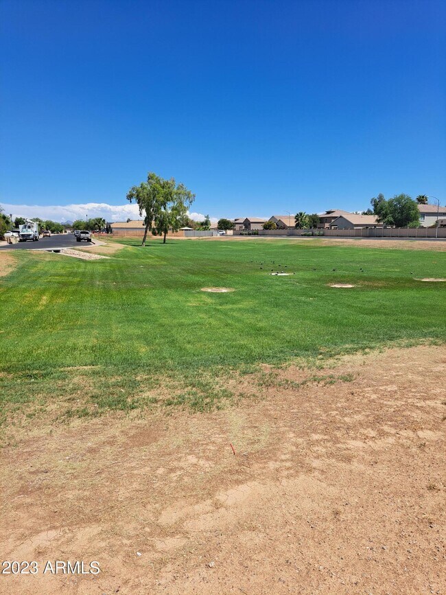 Building Photo - 7125 N 68th Dr