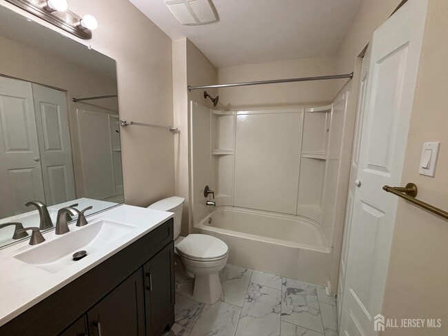 Building Photo - 215 Aspen Dr