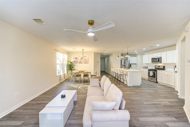 Building Photo - 1010 Hummingbird Point Ln