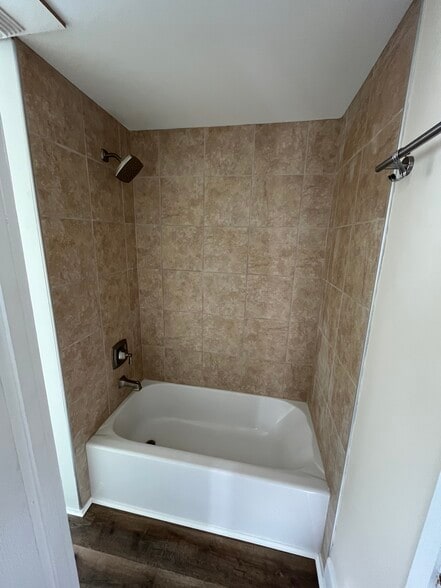 Tile tub surround - 48 depot st