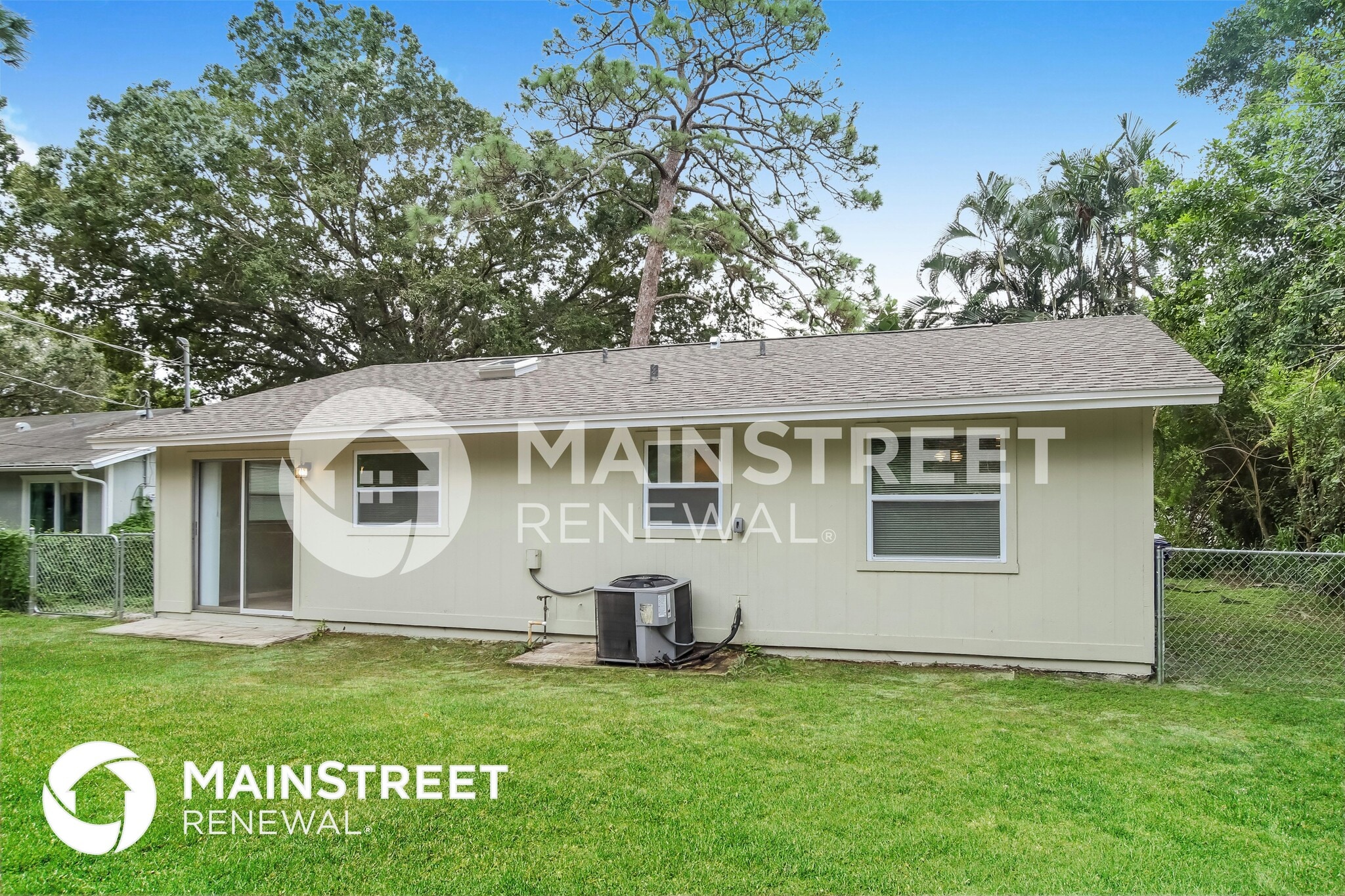 Building Photo - 3226 1st Pl