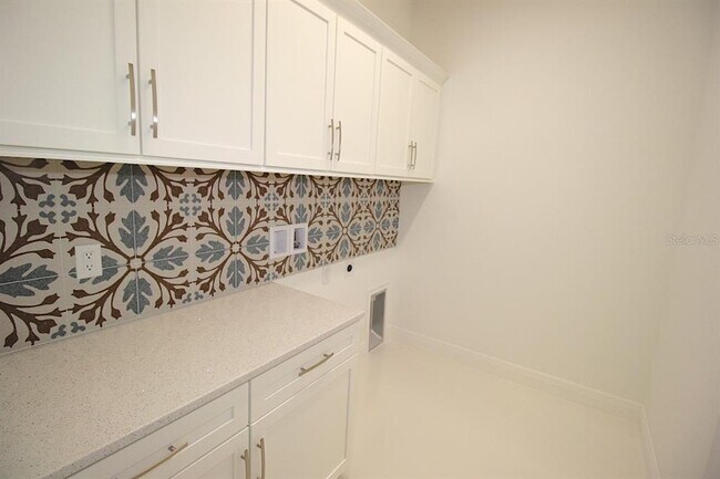 Building Photo - 20 Del Palma Dr