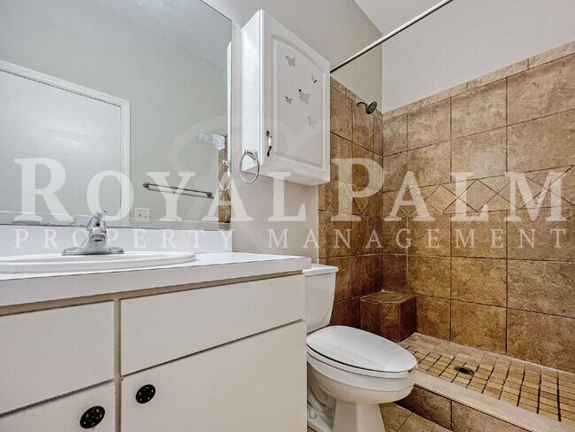 Building Photo - 3BR/2BA Home Ready to Bloom in Lehigh Acres + GARAGE!!