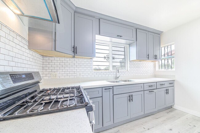 Building Photo - 248 E Norton St