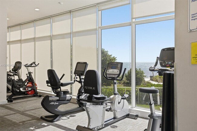 Building Photo - 600 Grapetree Dr