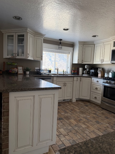 Building Photo - 1185 W 2400 S St