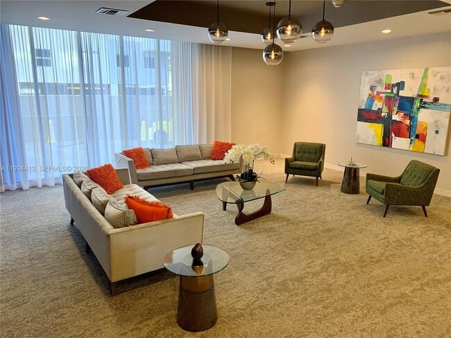 Building Photo - 9225 Collins Ave