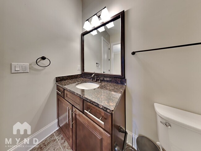 Building Photo - 2995 Manorview Ln