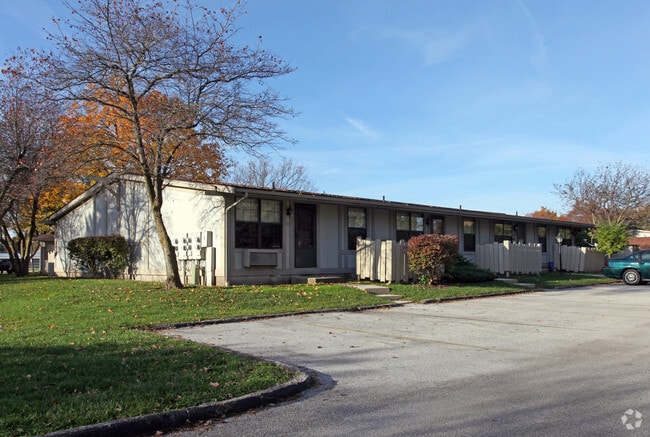 Building Photo - Laurel Court Apartments