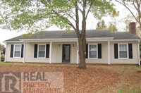 Building Photo - *Move In Special* Spacious 3BR/2BA Ranch H...