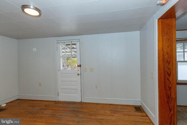 Building Photo - 326 E Liberty St