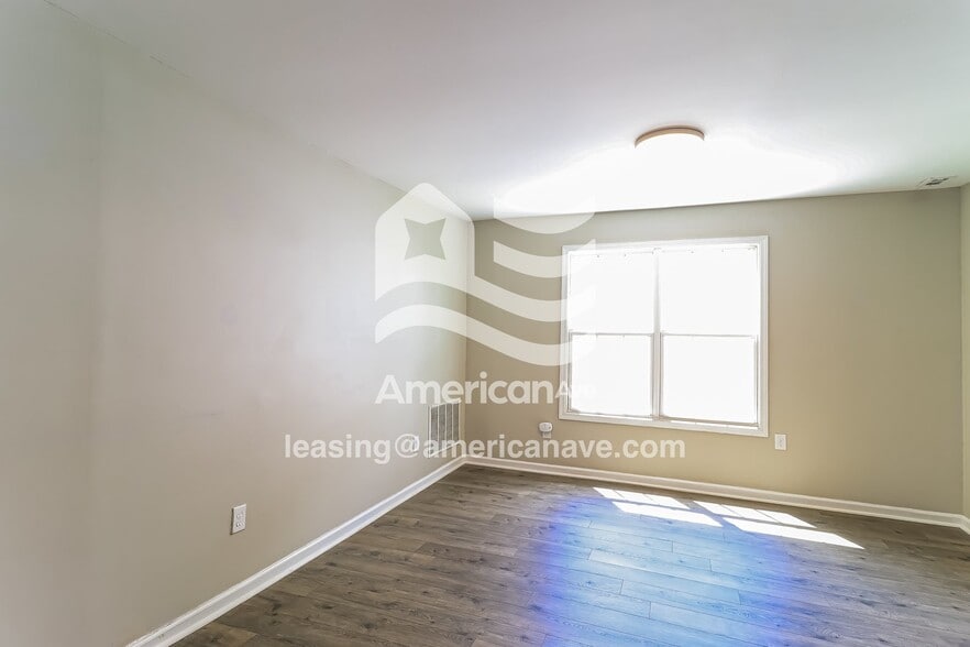 Building Photo - 23790 Tuscany Ave