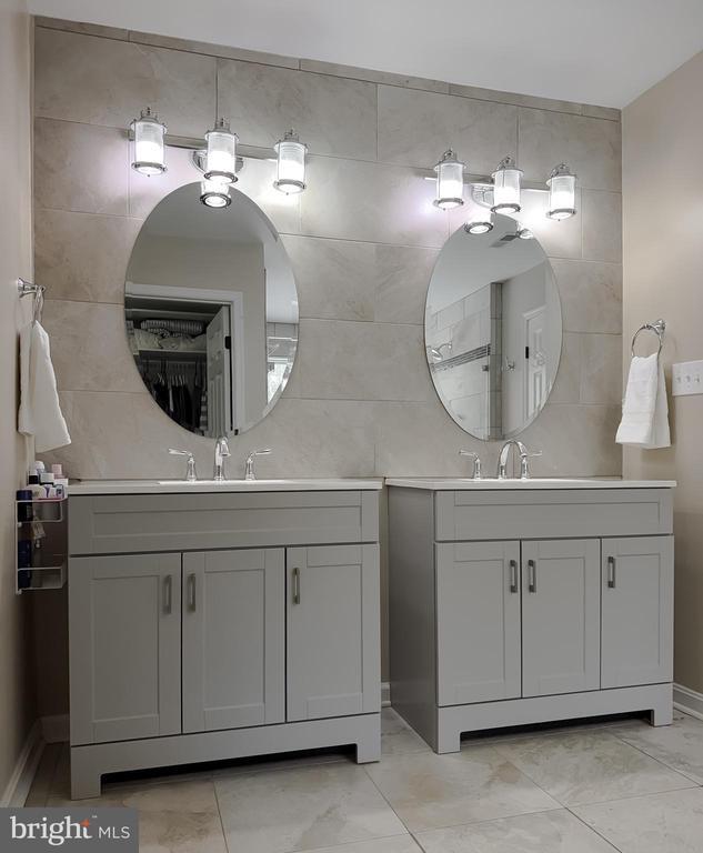 Building Photo - 23185 Pembrook Dr