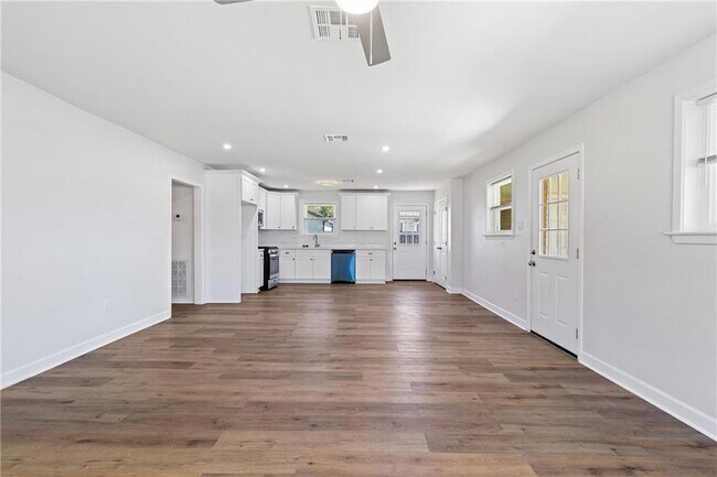 Building Photo - 542 Marino Dr