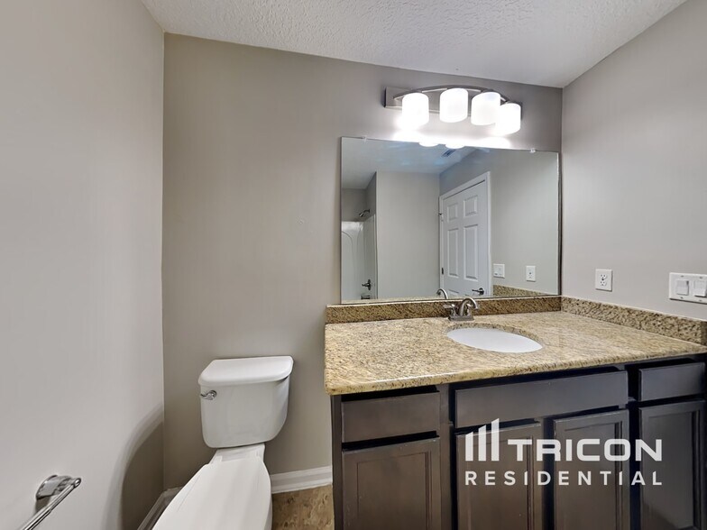 Building Photo - 243 Amistad Dr