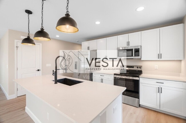 Building Photo - 110 Deaver Park Cir