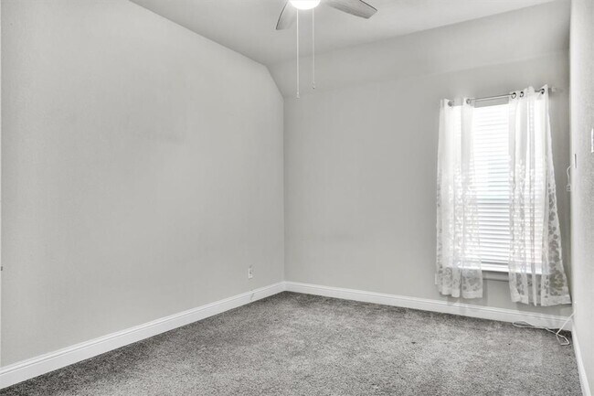 Building Photo - 1405 Highland Ridge Rd