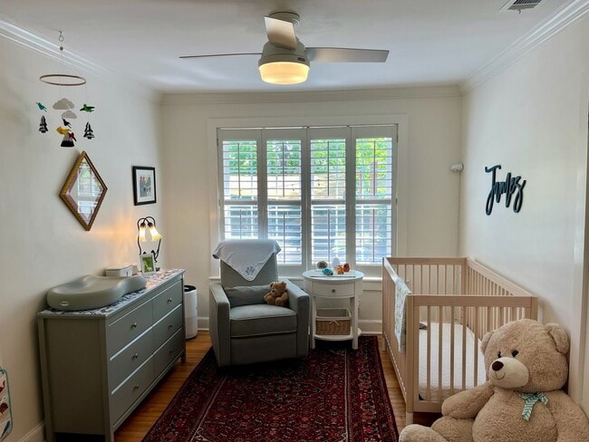 Building Photo - 3/2 Duplex Conveniently Situated in an Established Neighborhood!