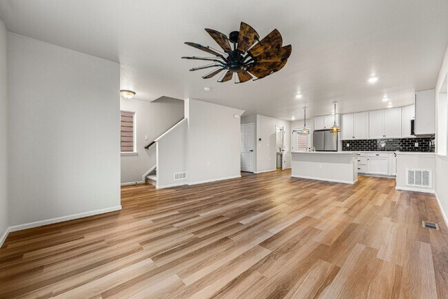Building Photo - Charming 3-Bedroom Home in Thornton with Spacious Layout and Modern Amenities!
