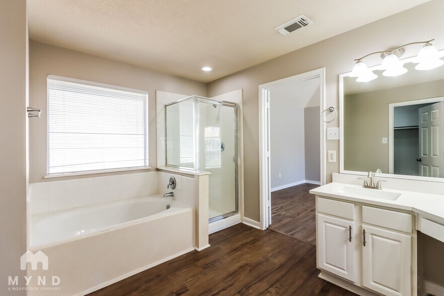 Building Photo - 3638 Slocom Dr