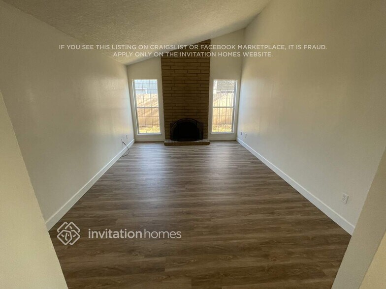 Building Photo - 3209 Hogarth Dr