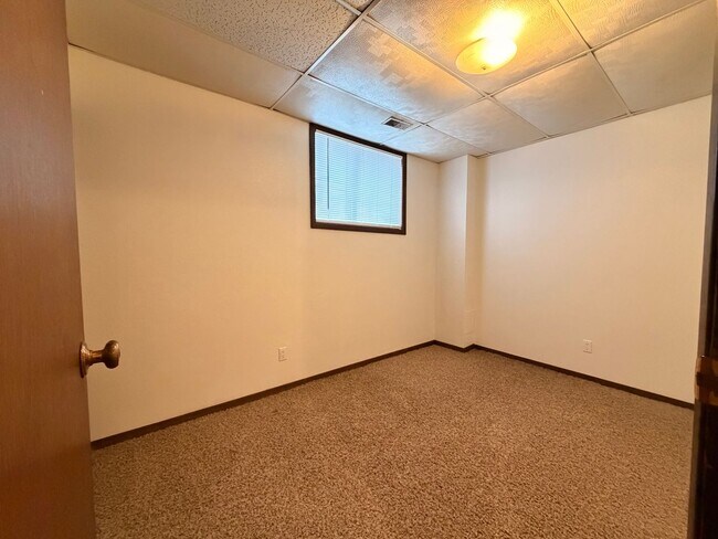 Building Photo - Chapel Heights