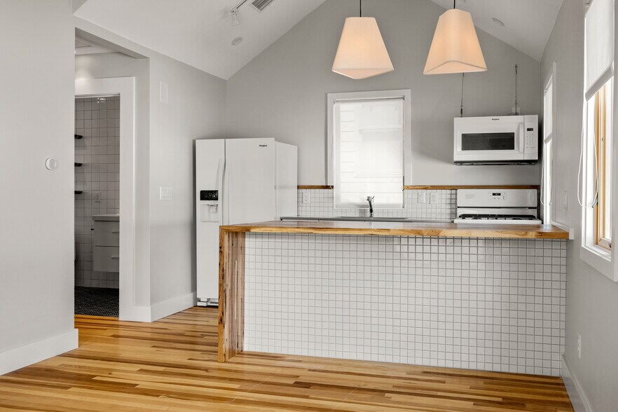 Building Photo - 126 Boston St