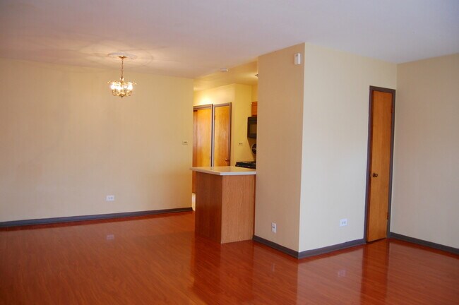 Building Photo - 1001 N Harlem Ave