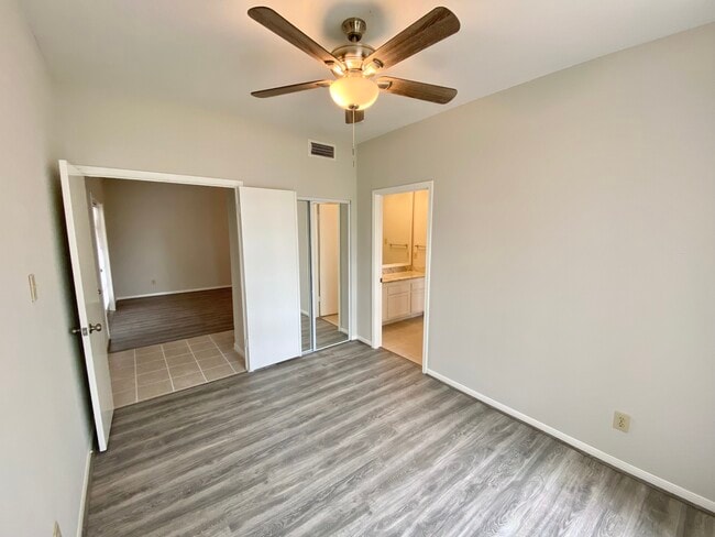 Building Photo - 2121 El Paseo St