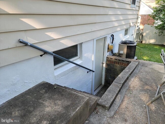 Building Photo - 1015 Veirs Mill Rd