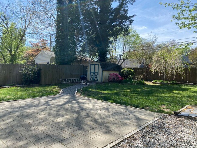Building Photo - 4 Bed, 2 Bath Cape Cod style home in the Tuckahoe Elementary District!!