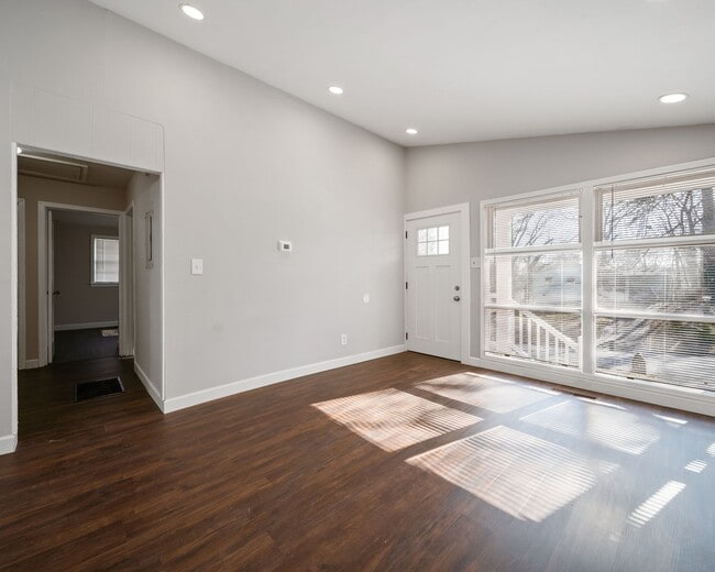 Building Photo - Rent 2 Get 2 Rooms for Free- This home is Priced as a 2bdrm in Intown Atlanta