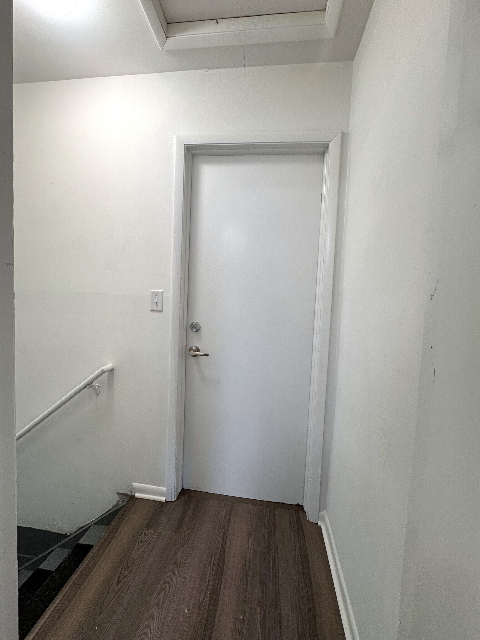 Building Photo - 2023 Burton Ave