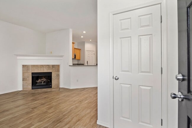 Building Photo - 1611 SW San Mateo Terrace
