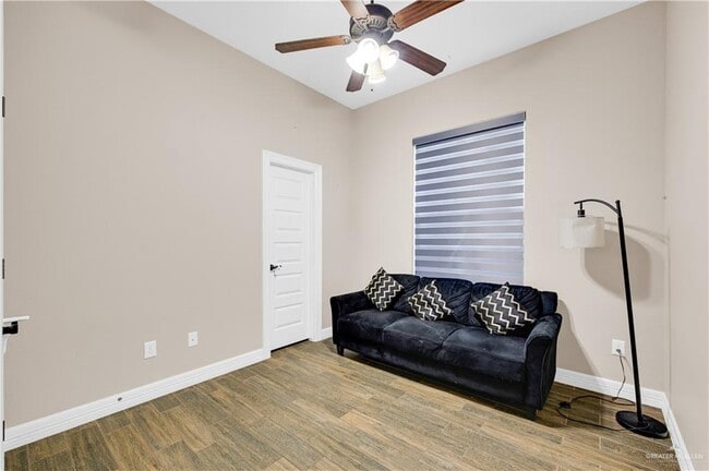 Building Photo - 33 Colvin Ave