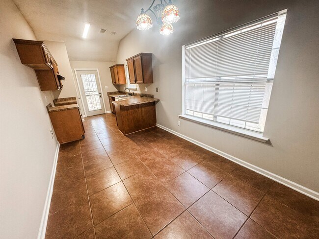 Building Photo - 6840 Mikayla Ln