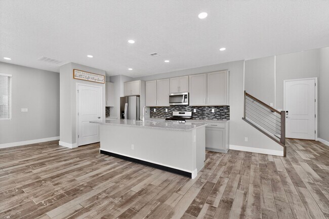 Building Photo - 5603 Linq Ct NE