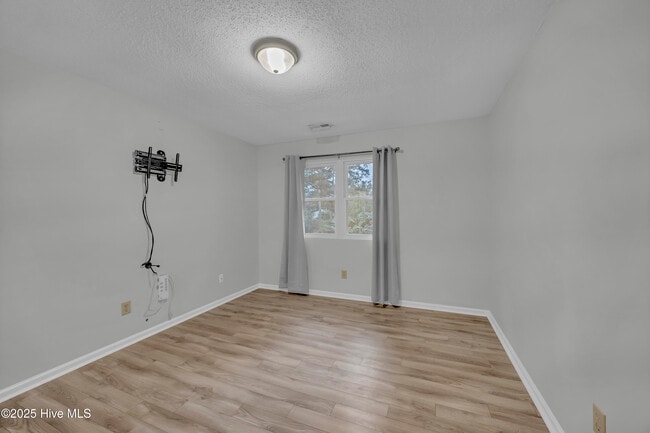 Building Photo - 3913 Cherry Ave