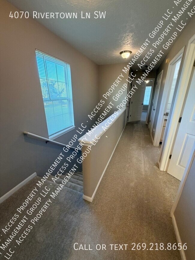 Building Photo - 4070 Rivertown Ln SW